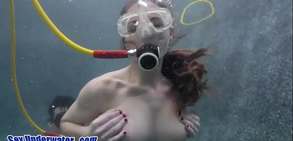  Sex Underwater